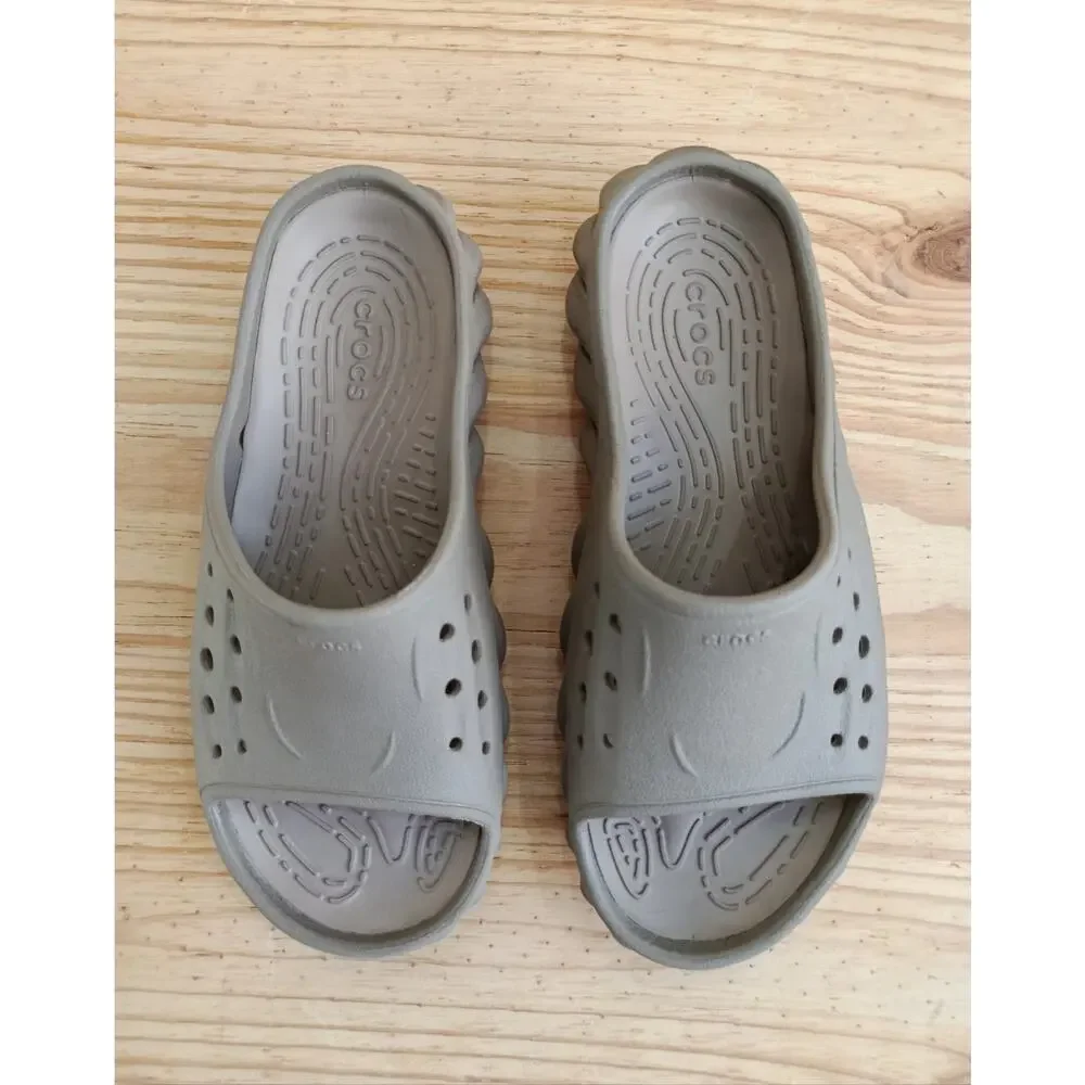 Crocs Echo Slide Sandals Unisex Size M6 W8 Beige Lightweight Comfort Pre-Owned